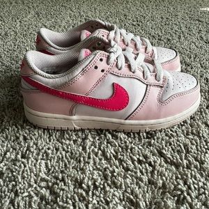 Nike Dunk Low Triple Pink
